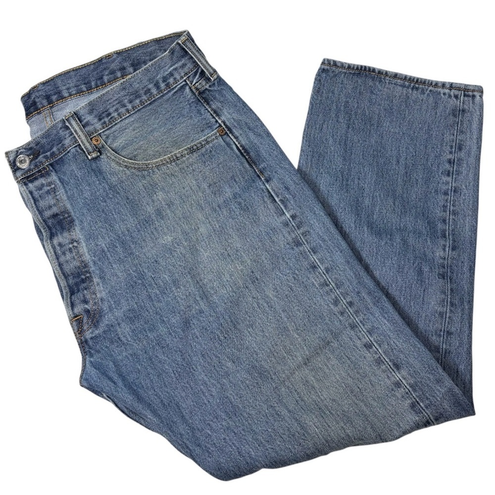 501s Levis Strauss Button Fly Denim Jeans, Medium Wash, Straight Fit, [38 x 30]